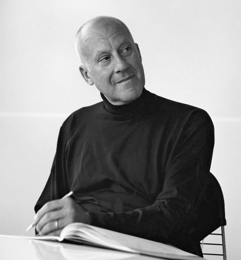 Norman Foster, Photo by Yukio Futagawa via Architectural Digest